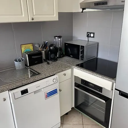 Moderne T2 Plein Centre Climatise - 200 M Du Port Apartment *