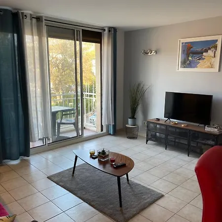 Moderne T2 Plein Centre Climatise - 200 M Du Port Apartment